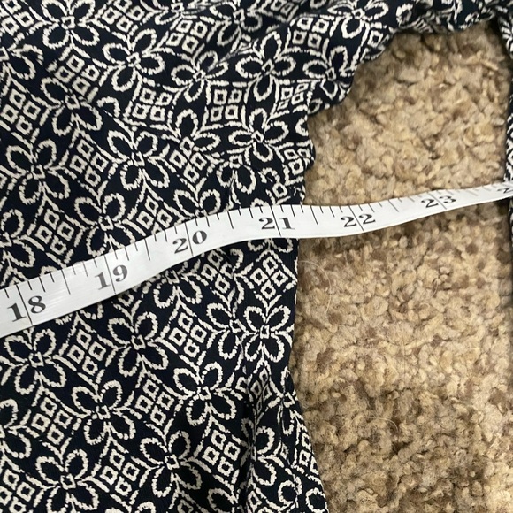 J Jill Scoop Neck Blouse Minimal Coastal Office Comfort Petite Large Navy White - Picture 9 of 11